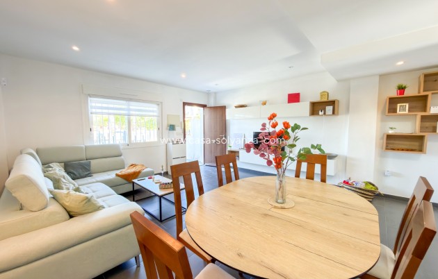 Resale - Villa - Torrevieja - Sector 25