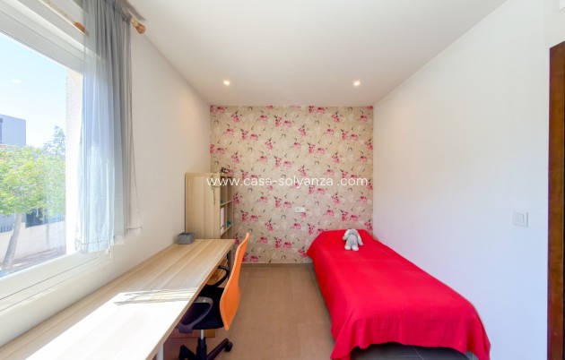 Resale - Villa - Torrevieja - Sector 25