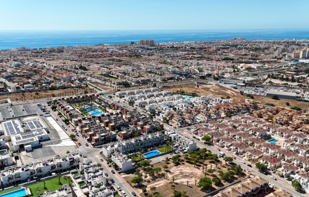 Resale - Villa - Torrevieja - Sector 25